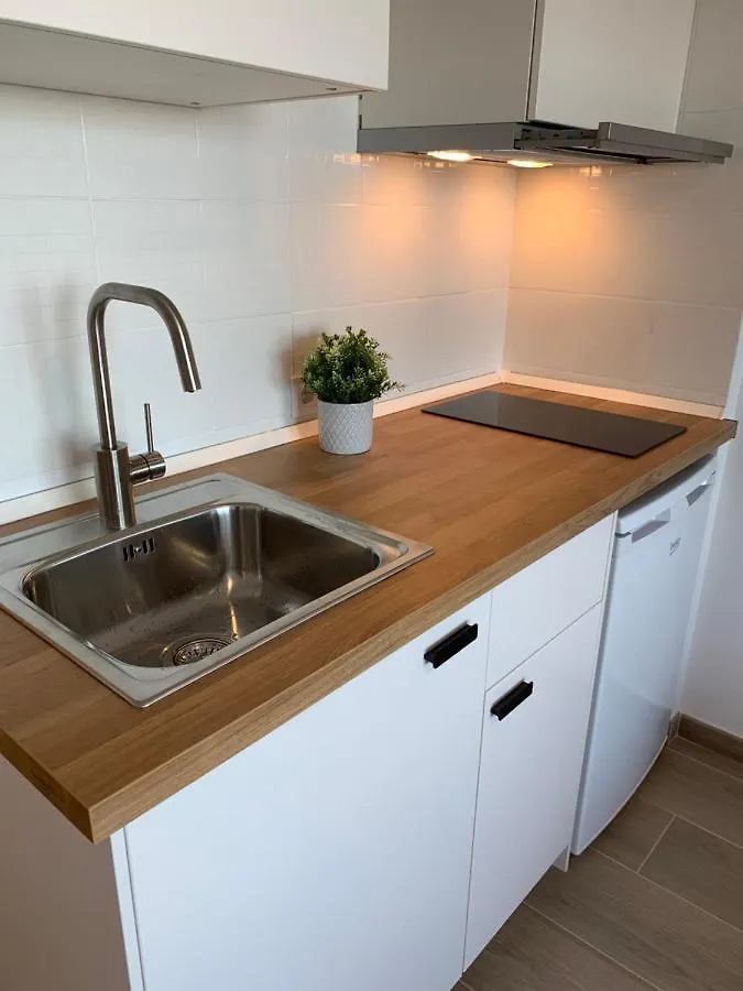 Apartamento Con Vistas Al Mar - Wifi - Aire Acondicionado Empuriabrava 0*,  Spain